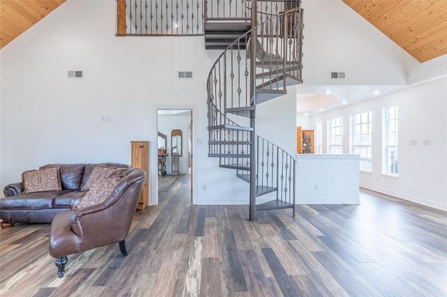 105 County Road 2239, Cleveland, TX 77327