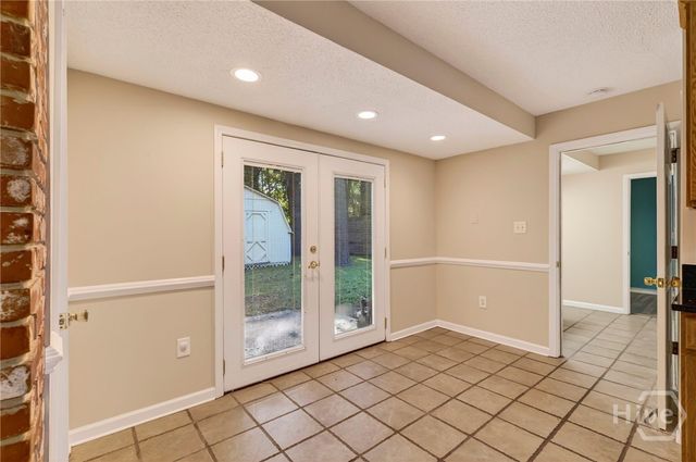 42 River Oaks Road, Savannah, GA 31410