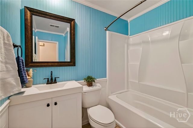42 River Oaks Road, Savannah, GA 31410