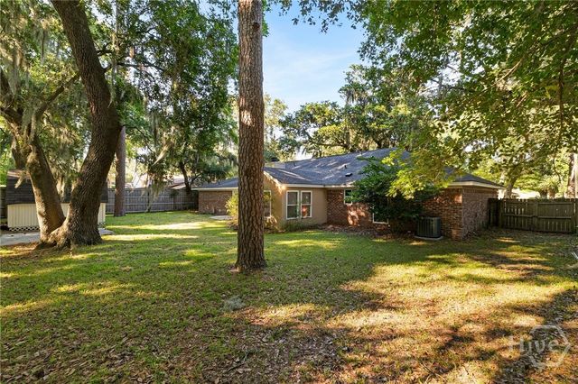 42 River Oaks Road, Savannah, GA 31410