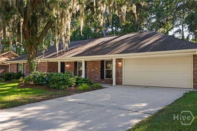 42 River Oaks Road, Savannah, GA 31410