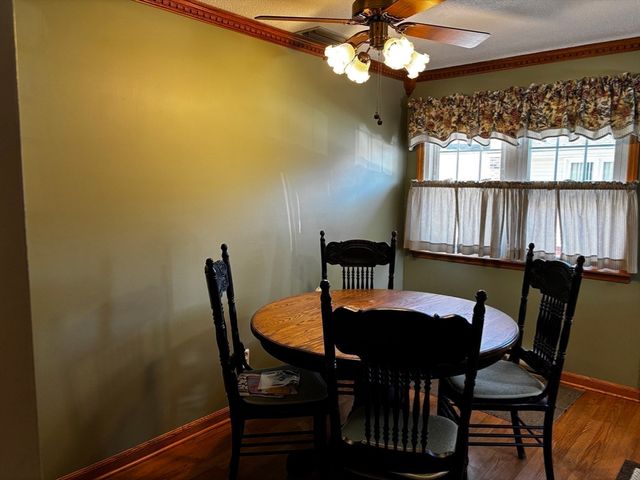 30 Catherine St, Chicopee, MA 01013