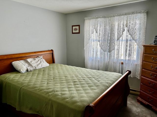 30 Catherine St, Chicopee, MA 01013