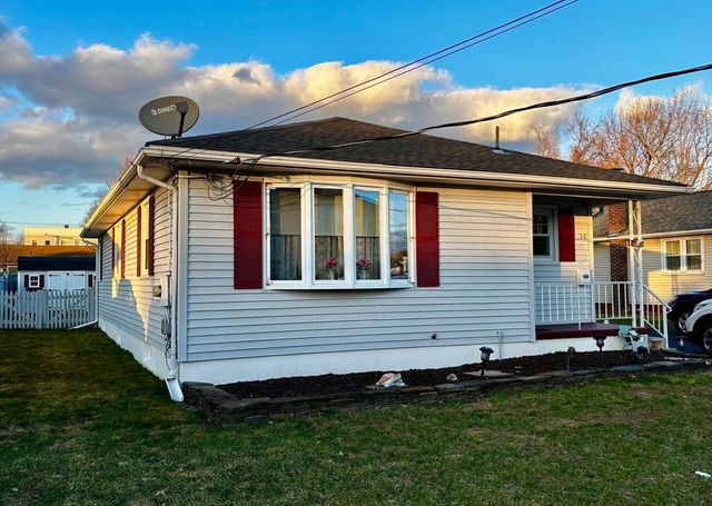 30 Catherine St, Chicopee, MA 01013