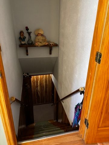 30 Catherine St, Chicopee, MA 01013