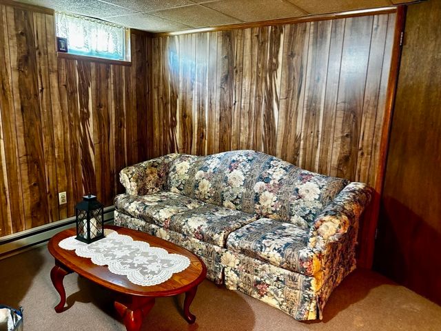 30 Catherine St, Chicopee, MA 01013