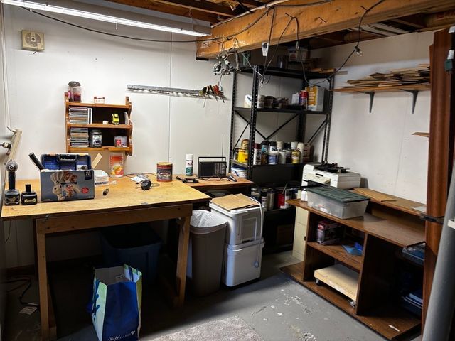 30 Catherine St, Chicopee, MA 01013