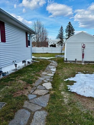 30 Catherine St, Chicopee, MA 01013