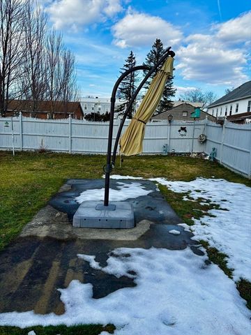 30 Catherine St, Chicopee, MA 01013