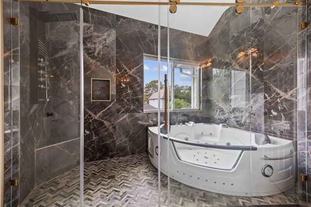 4219 Glenchase Lane, Houston, TX 77014