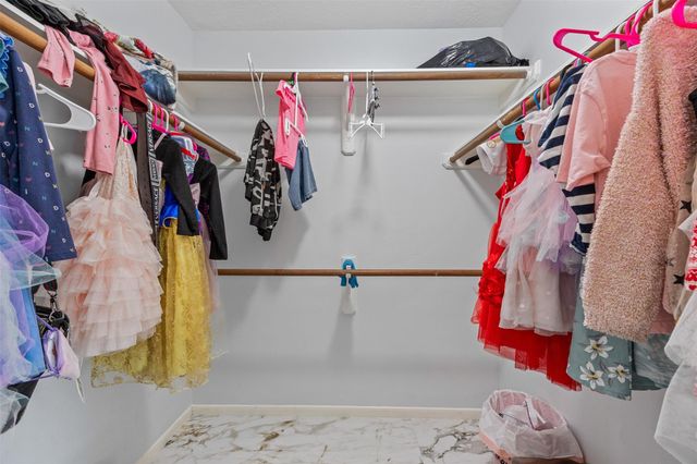 4219 Glenchase Lane, Houston, TX 77014