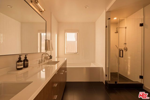 928 N Croft Avenue 304, Los Angeles, CA 90069