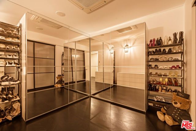 928 N Croft Avenue 304, Los Angeles, CA 90069