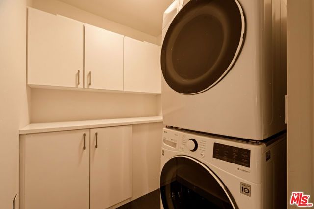 928 N Croft Avenue 304, Los Angeles, CA 90069