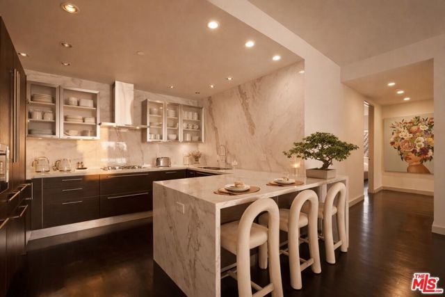 928 N Croft Avenue 304, Los Angeles, CA 90069