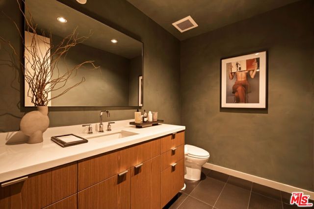 928 N Croft Avenue 304, Los Angeles, CA 90069