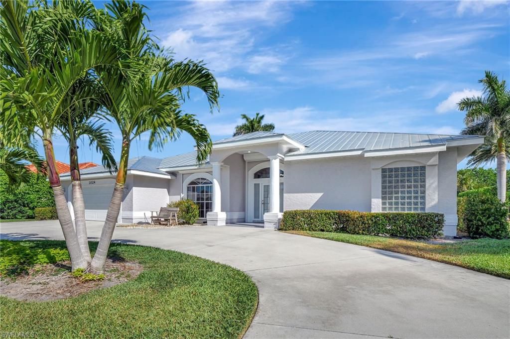 2024 Imperial CIR, NAPLES, FL 34110 — photo 2