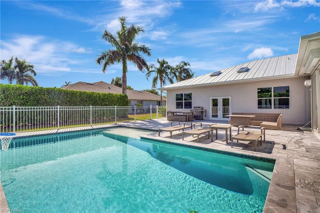2024 Imperial CIR, NAPLES, FL 34110 — photo 3