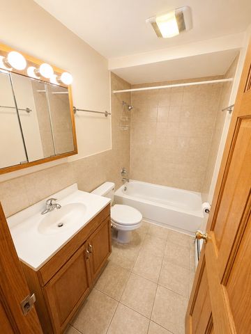 1124 Dunlop Avenue 2C, Forest Park, IL 60130