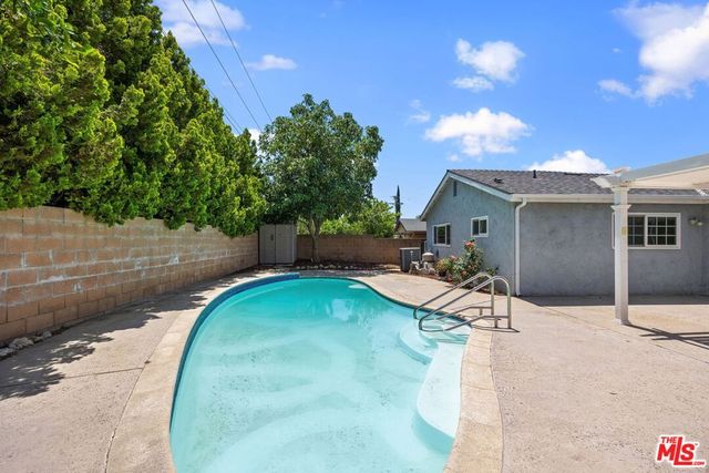 12622 Amboy Avenue, Sylmar, CA 91342