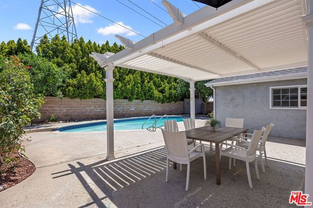 12622 Amboy Avenue, Sylmar, CA 91342