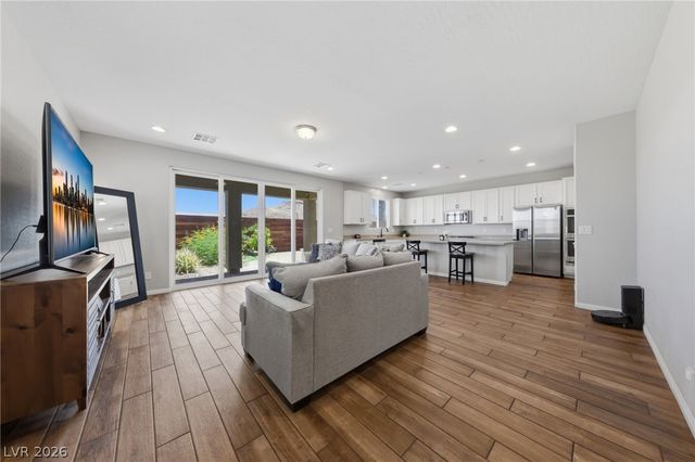 7547 Tinley Creek Avenue, Las Vegas, NV 89113
