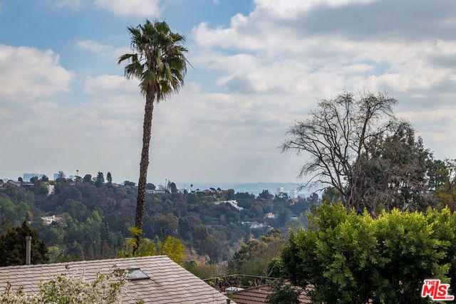 2209 Banyan Drive, Los Angeles, CA 90049