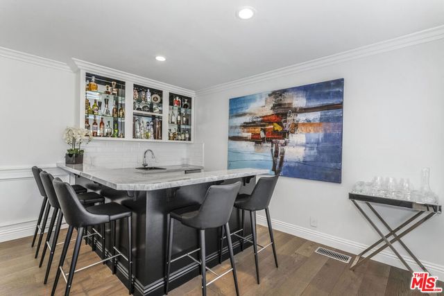 2209 Banyan Drive, Los Angeles, CA 90049