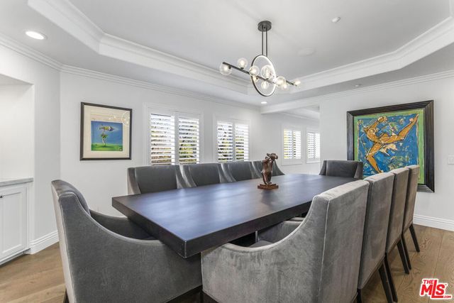 2209 Banyan Drive, Los Angeles, CA 90049