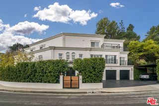 2209 Banyan Drive, Los Angeles, CA 90049