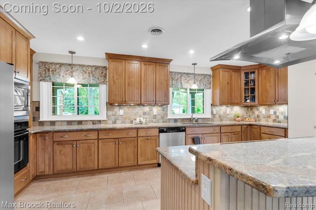 3988 Far Hill Drive, Bloomfield Hills, MI 48304