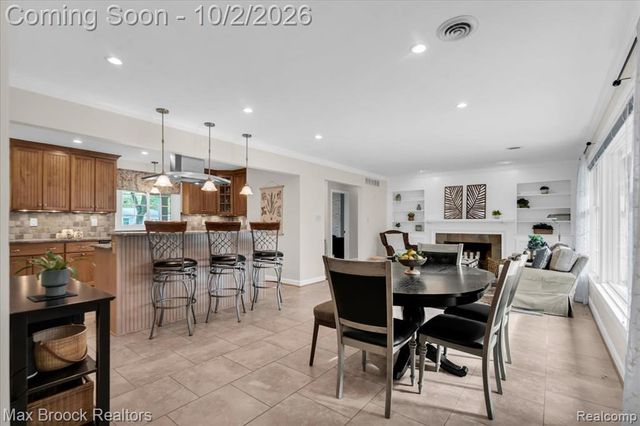 3988 Far Hill Drive, Bloomfield Hills, MI 48304