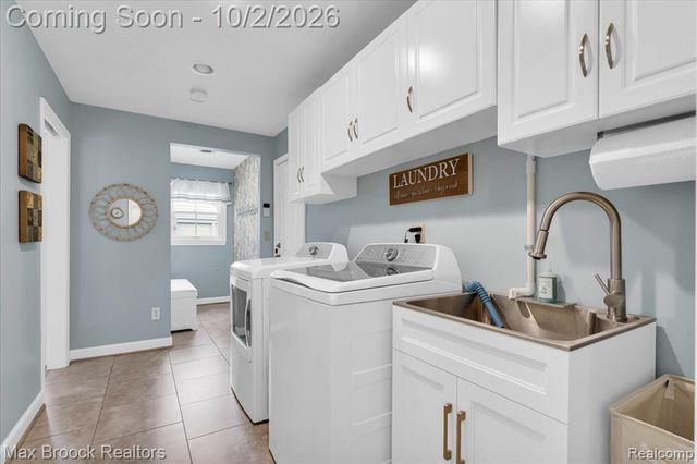 3988 Far Hill Drive, Bloomfield Hills, MI 48304