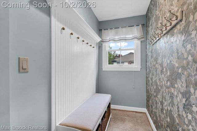 3988 Far Hill Drive, Bloomfield Hills, MI 48304