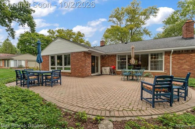 3988 Far Hill Drive, Bloomfield Hills, MI 48304