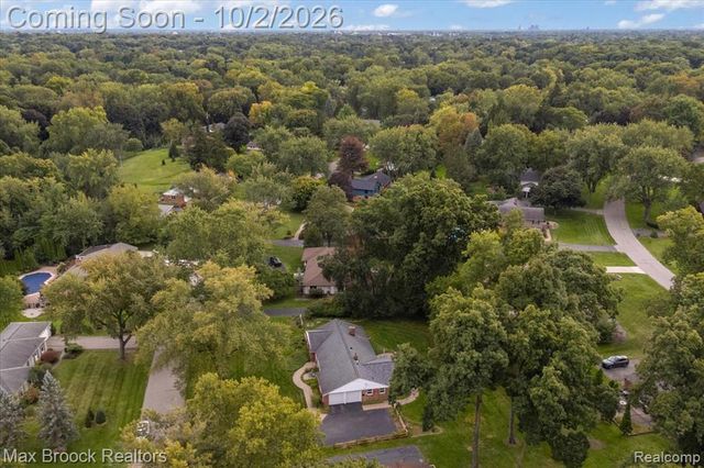 3988 Far Hill Drive, Bloomfield Hills, MI 48304