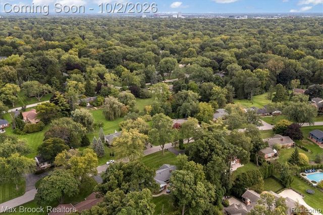 3988 Far Hill Drive, Bloomfield Hills, MI 48304