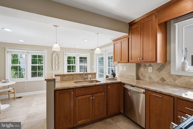 4900 GREENWAY DR, Bethesda, MD 20816