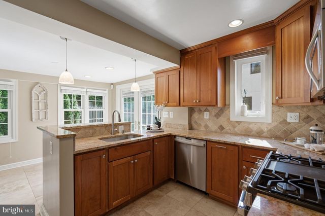 4900 GREENWAY DR, Bethesda, MD 20816