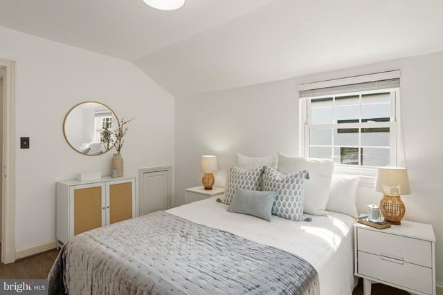 4900 GREENWAY DR, Bethesda, MD 20816