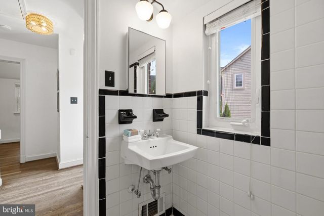 4900 GREENWAY DR, Bethesda, MD 20816