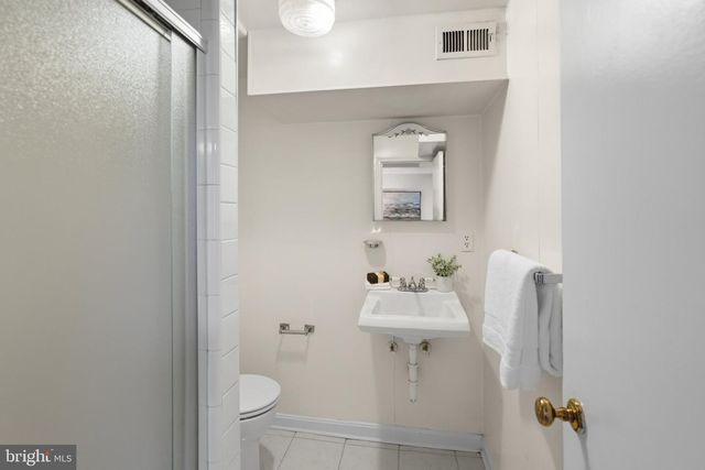 4900 GREENWAY DR, Bethesda, MD 20816