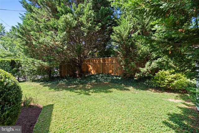 4900 GREENWAY DR, Bethesda, MD 20816
