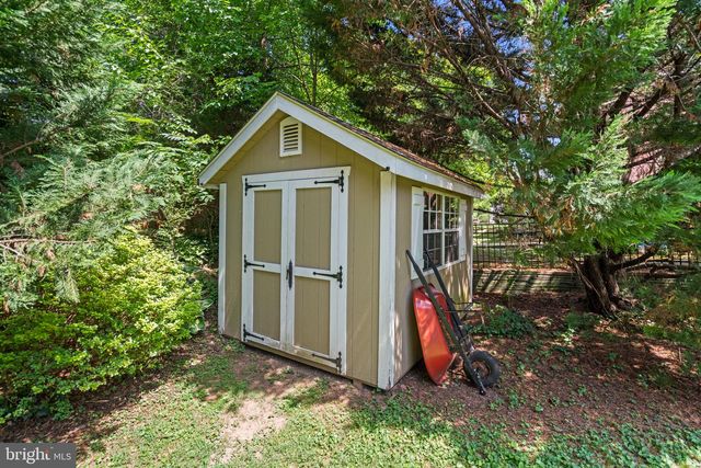 4900 GREENWAY DR, Bethesda, MD 20816
