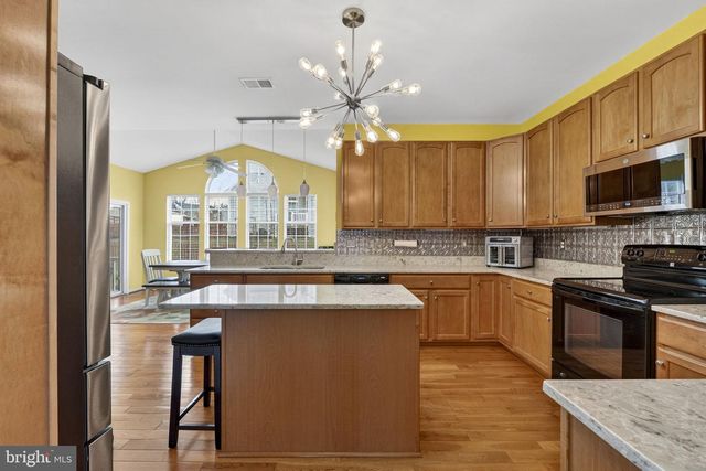 10 WALKER CT, Charles Town, WV 25414