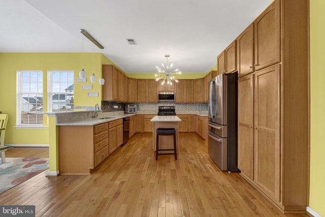 10 WALKER CT, Charles Town, WV 25414