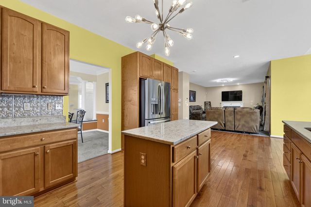 10 WALKER CT, Charles Town, WV 25414