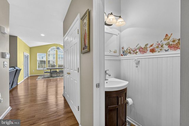 10 WALKER CT, Charles Town, WV 25414