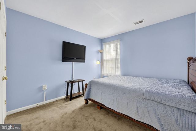 10 WALKER CT, Charles Town, WV 25414