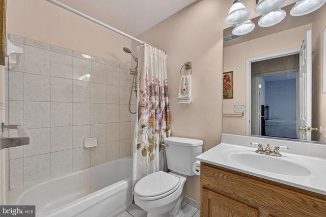 10 WALKER CT, Charles Town, WV 25414